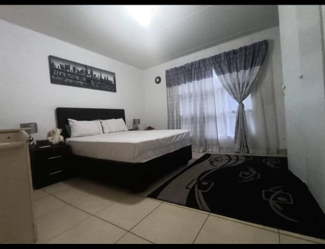 2 BEDROOM TOWNHOUSE FOR SALE IN MULBARTON